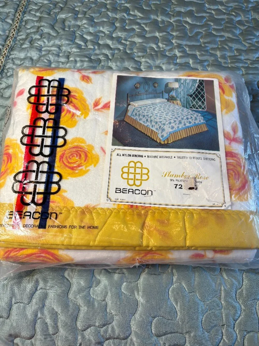 Vintage Beacon Slumber Rose Blanket. Yellow. 72 x 90 inches New